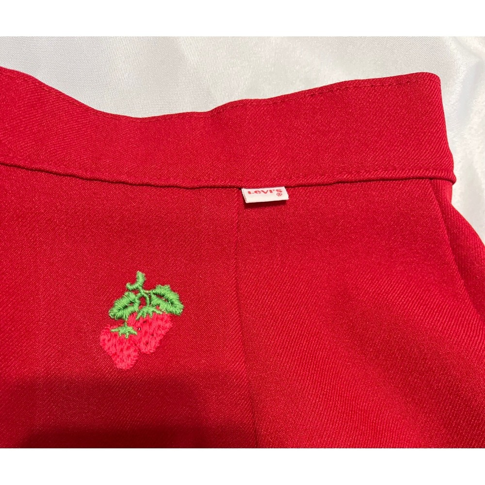Vintage Levis Red High Waisted Wide Leg Strawberry Embroidered Size 6 Pants - Picture 4 of 11